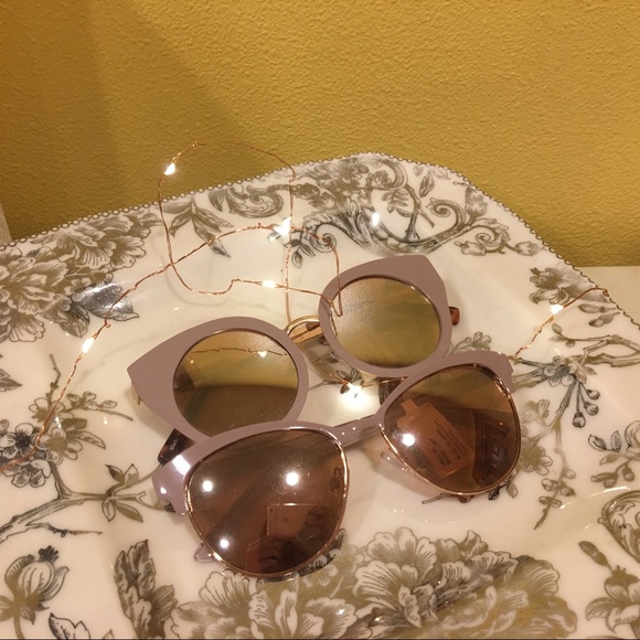 Sunglasses - Picture 1 of 1